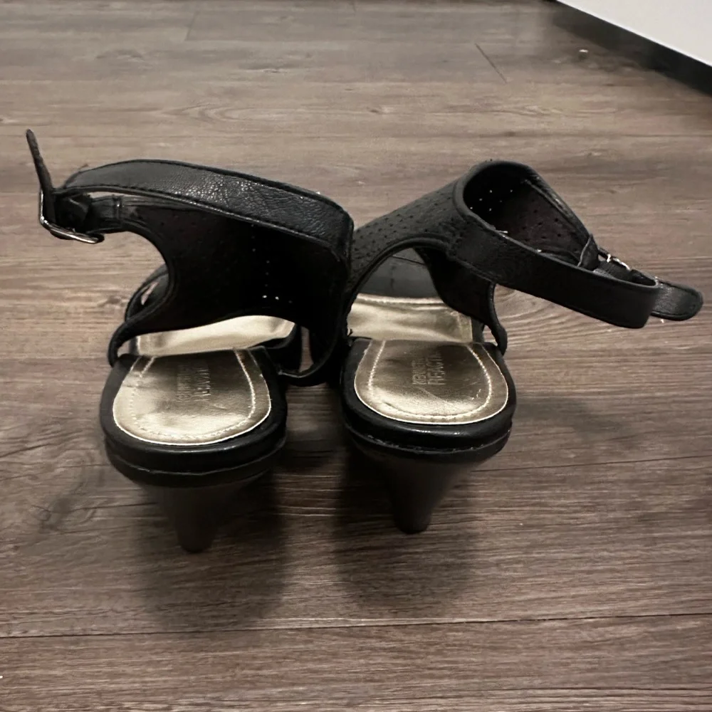 Black KENNETH COLE REACTION Ankle Strap Leather Women Shoes - Size 7.5 - Picture 13 of 14